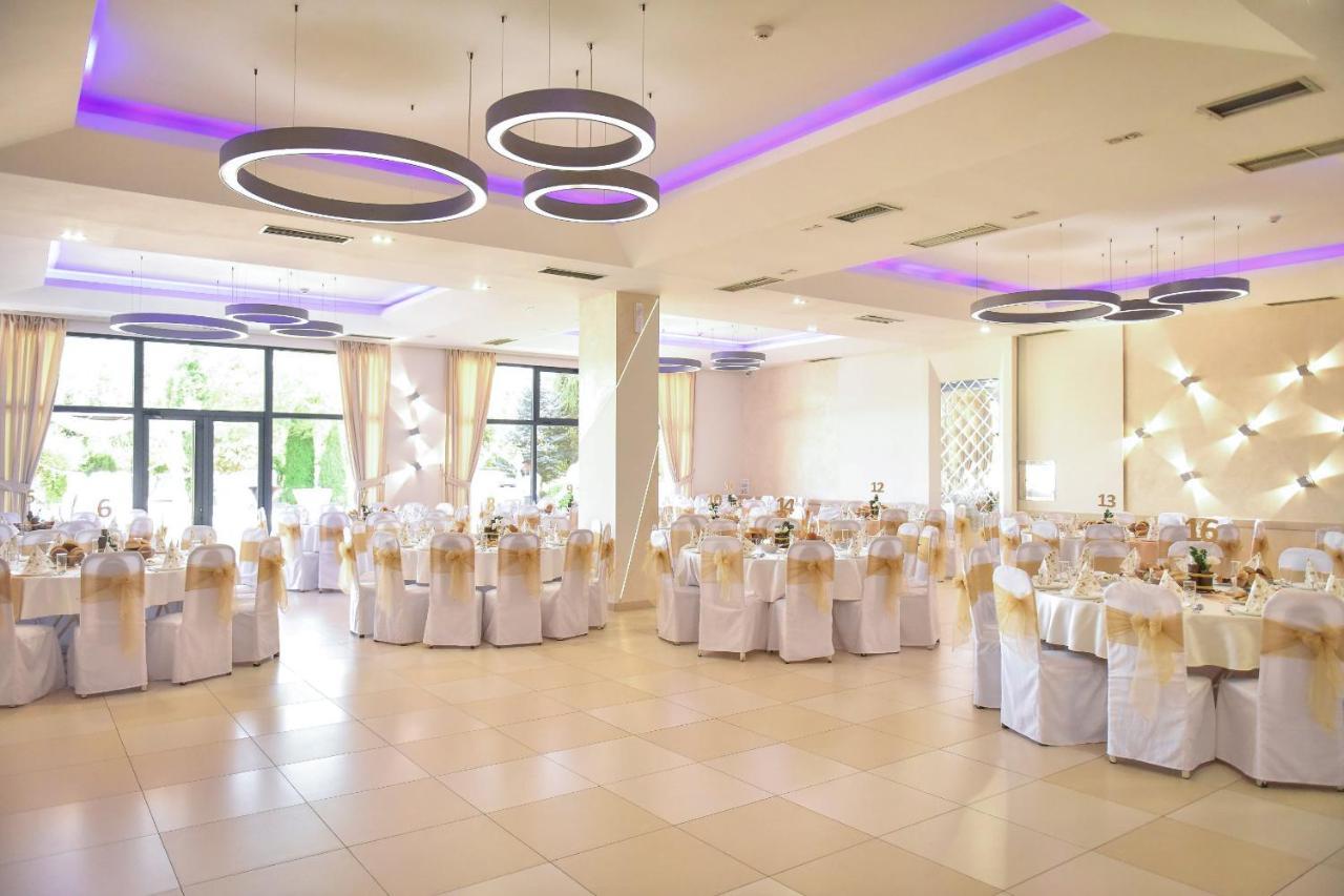 Hotel Dijana ปิโรต์ ภายนอก รูปภาพ